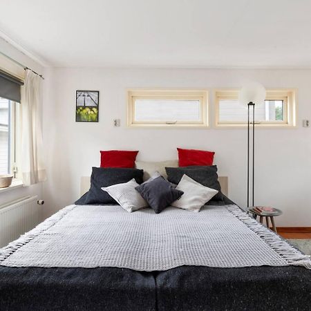 Authentic Dutch Houseboat In Amsterdam Zuid Villa Екстериор снимка